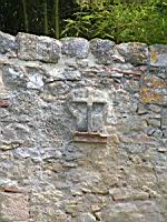 Avignonet-Lauragais, Stele discoidale sur un mur (1)